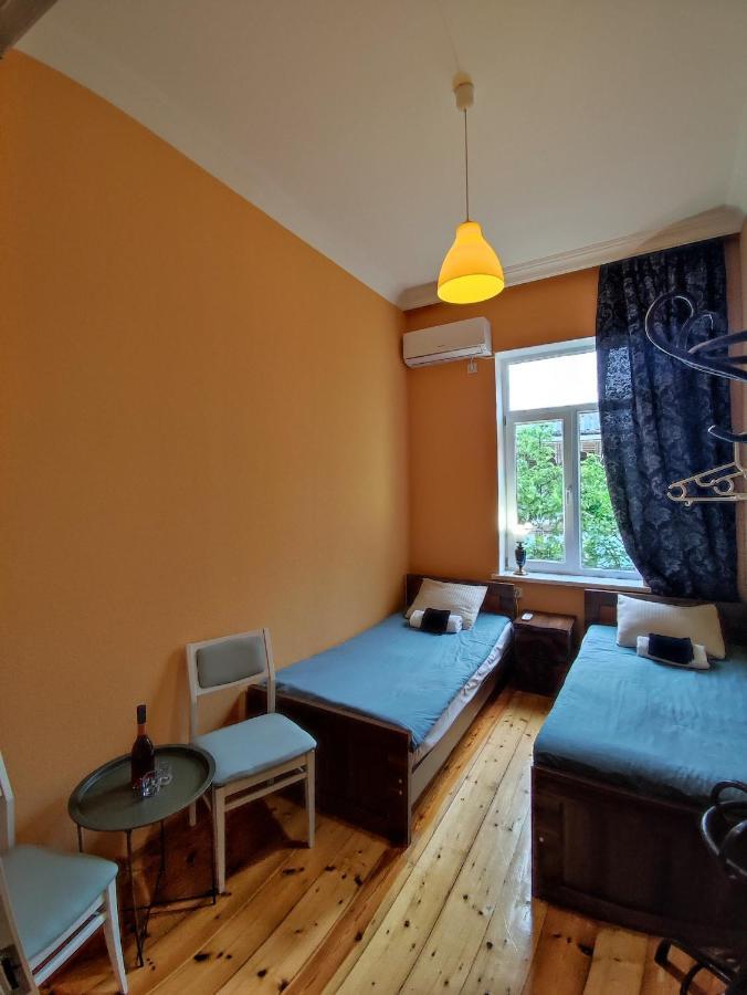 Friendly Guest House Кутаїсі Екстер'єр фото